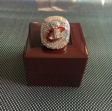 Cleveland cavaliers king James championship ring in 2016