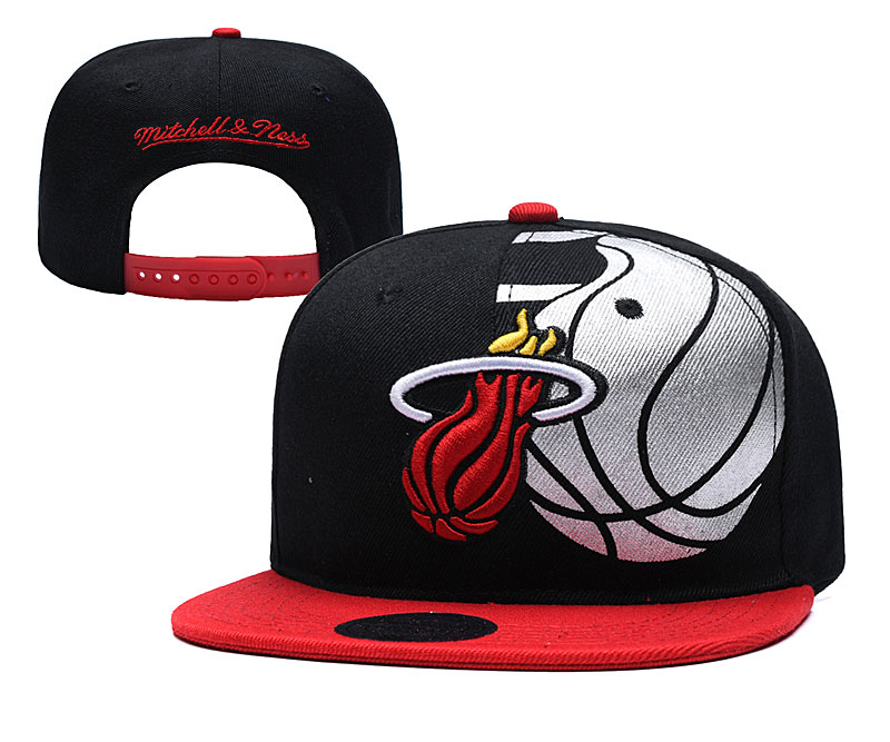 NBA Miami Heat Team Logo Black Mitchell & Ness Adjustable Hat
